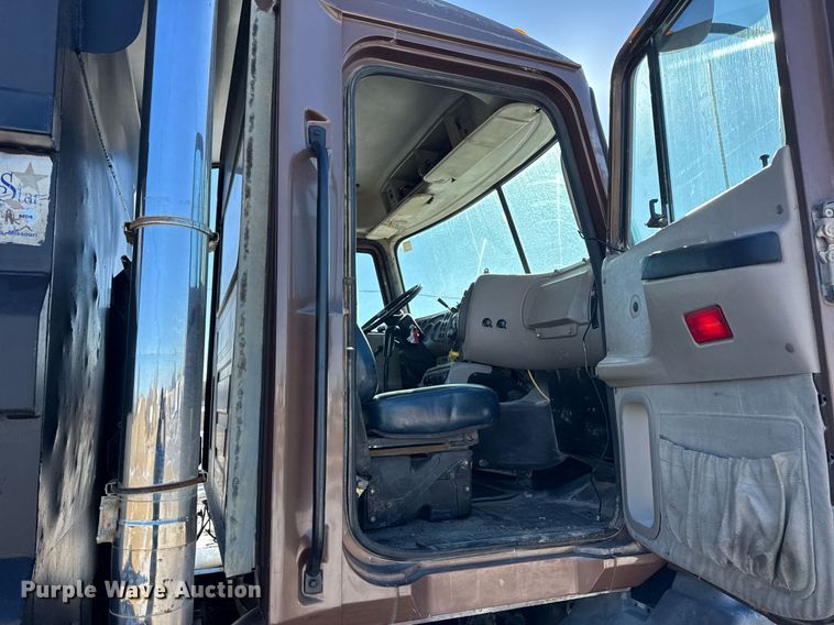 image for item DH9851 2001 Mack CX613 dump truck