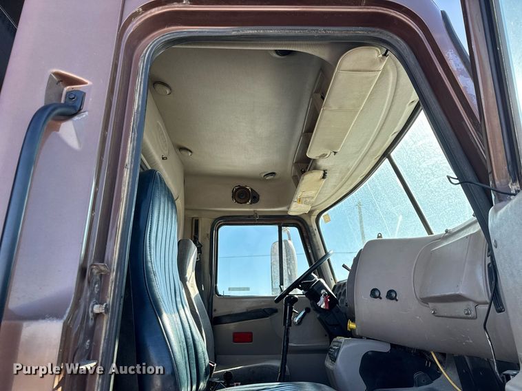 image for item DH9851 2001 Mack CX613 dump truck