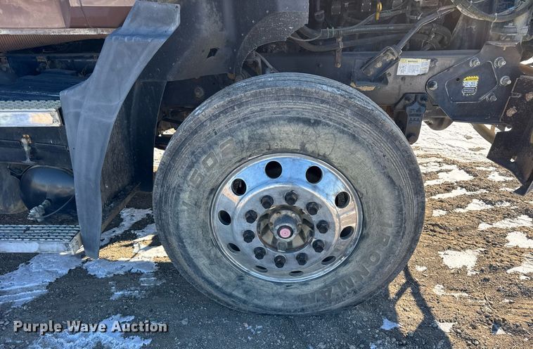 image for item DH9851 2001 Mack CX613 dump truck