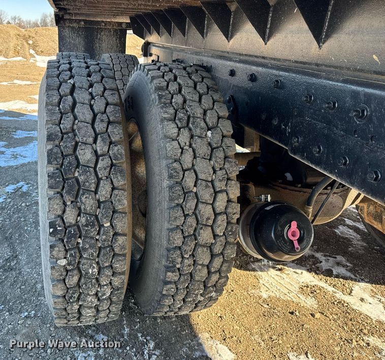 image for item DH9851 2001 Mack CX613 dump truck