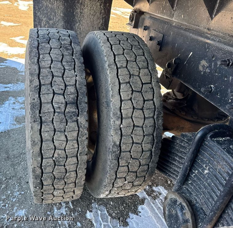 image for item DH9851 2001 Mack CX613 dump truck