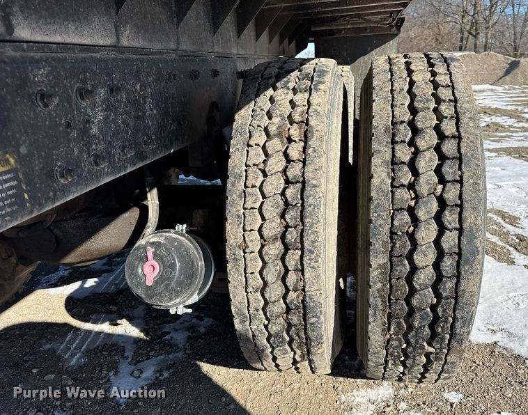 image for item DH9851 2001 Mack CX613 dump truck