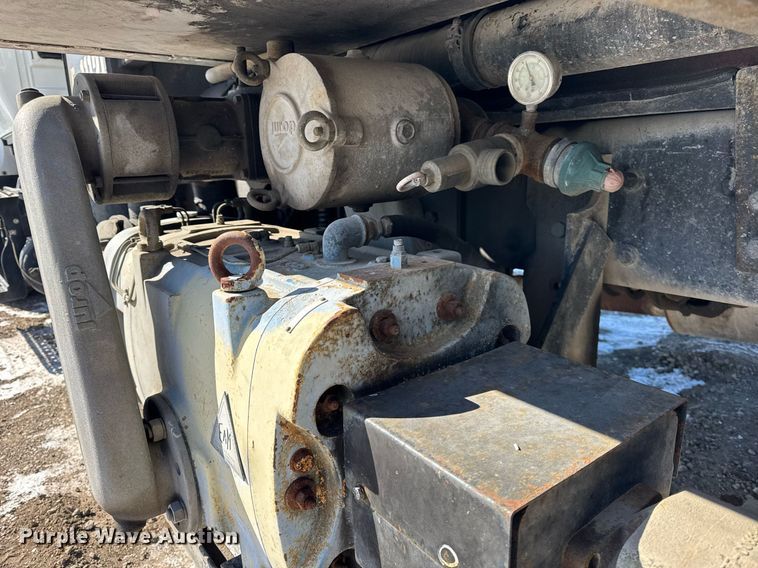 image for item DH9852 2007 International 7400 vacuum truck