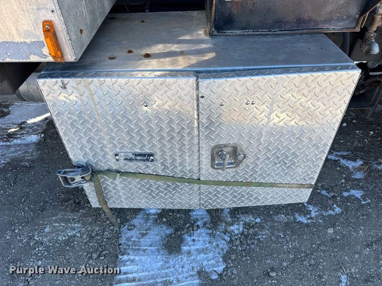 image for item DH9852 2007 International 7400 vacuum truck