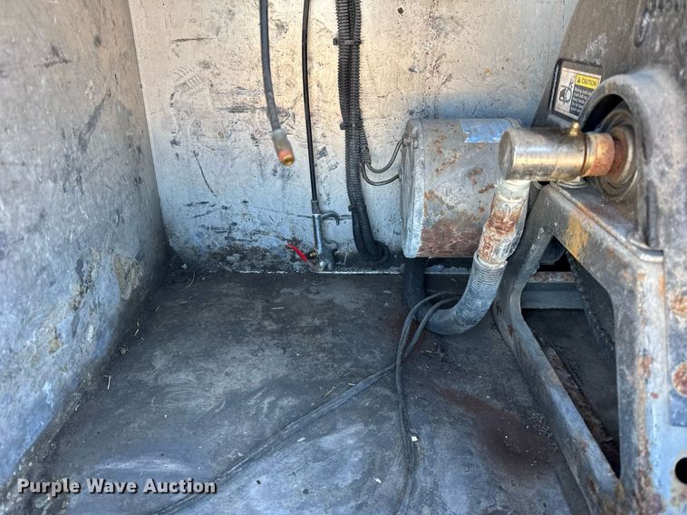 image for item DH9852 2007 International 7400 vacuum truck