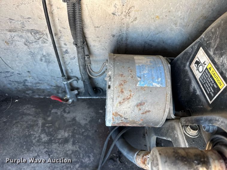 image for item DH9852 2007 International 7400 vacuum truck