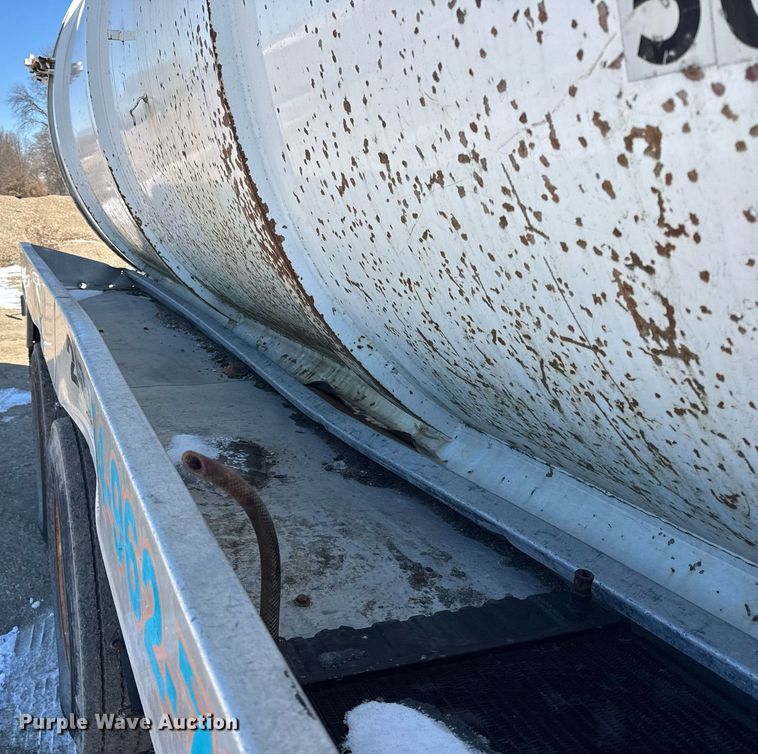 image for item DH9852 2007 International 7400 vacuum truck