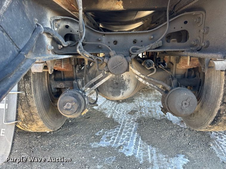 image for item DH9852 2007 International 7400 vacuum truck