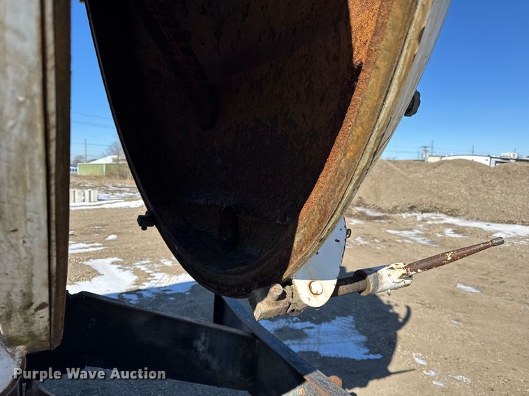 image for item DH9852 2007 International 7400 vacuum truck