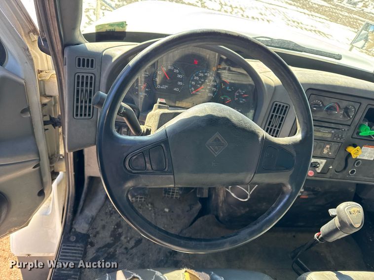 image for item DH9852 2007 International 7400 vacuum truck