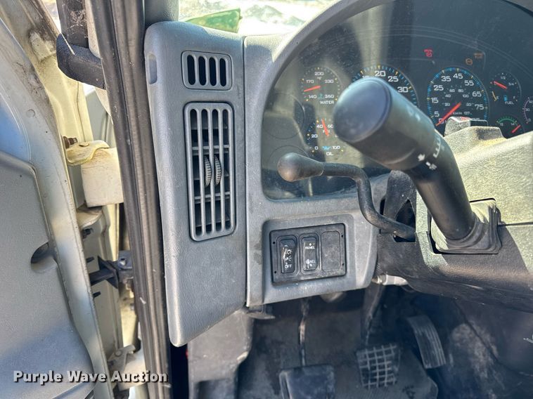 image for item DH9852 2007 International 7400 vacuum truck