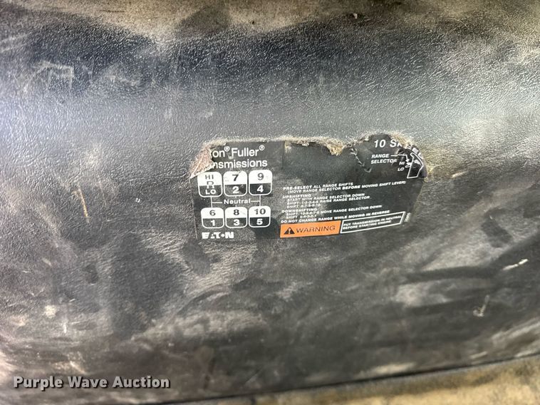 image for item DH9852 2007 International 7400 vacuum truck