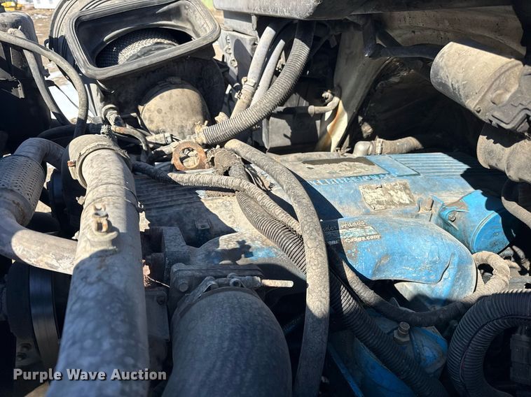 image for item DH9852 2007 International 7400 vacuum truck