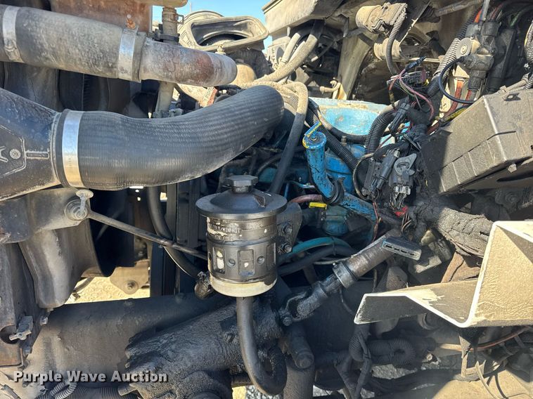 image for item DH9852 2007 International 7400 vacuum truck