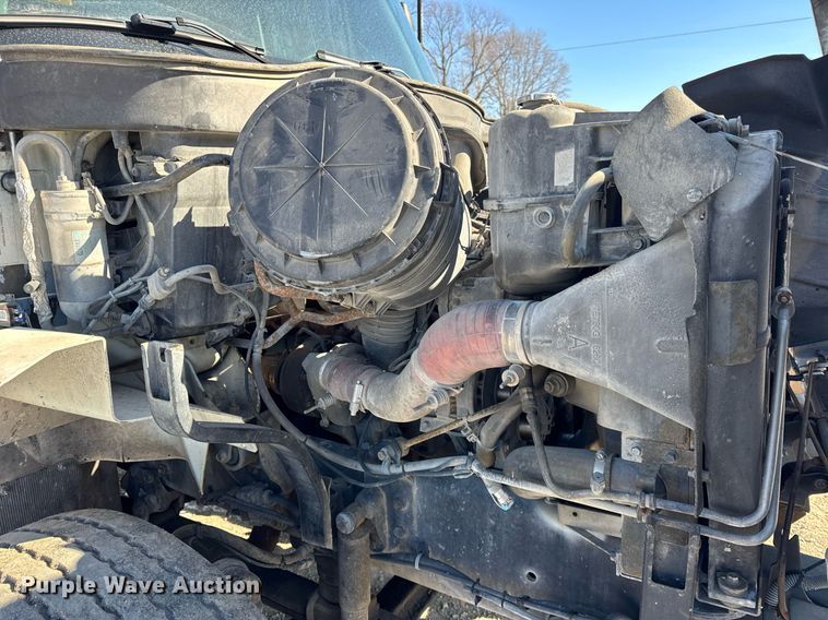 image for item DH9852 2007 International 7400 vacuum truck