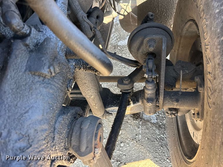 image for item DH9852 2007 International 7400 vacuum truck