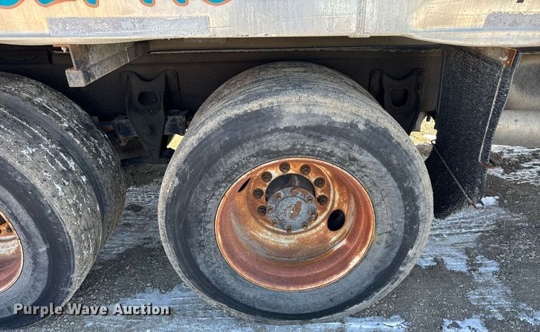 image for item DH9852 2007 International 7400 vacuum truck