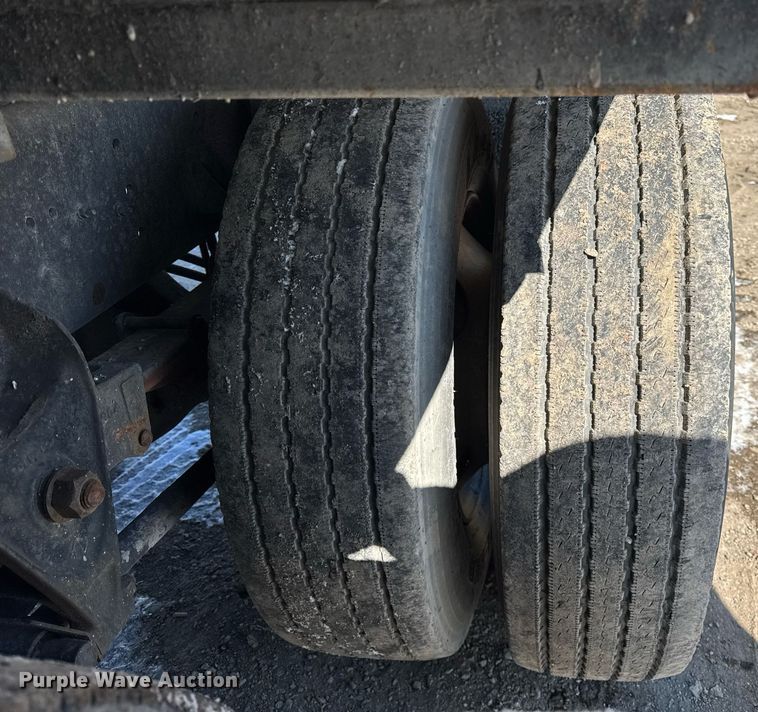 image for item DH9852 2007 International 7400 vacuum truck