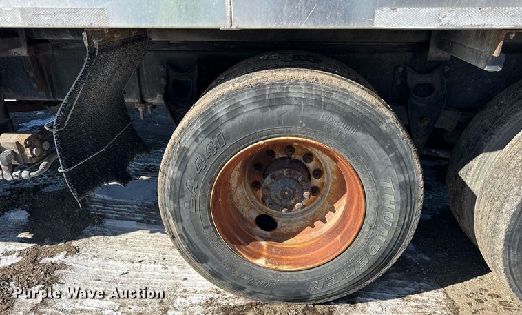 image for item DH9852 2007 International 7400 vacuum truck