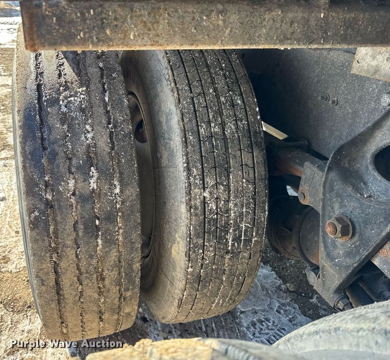 image for item DH9852 2007 International 7400 vacuum truck