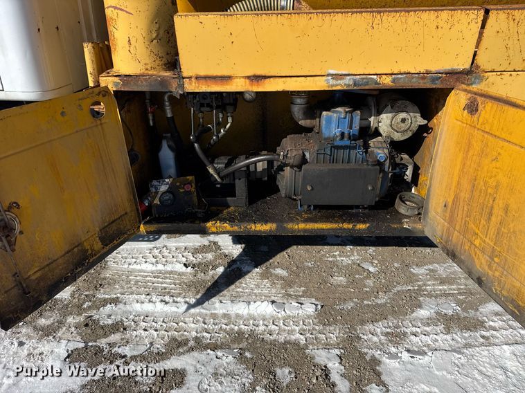 image for item DH9853 1991 International 7100 vacuum truck