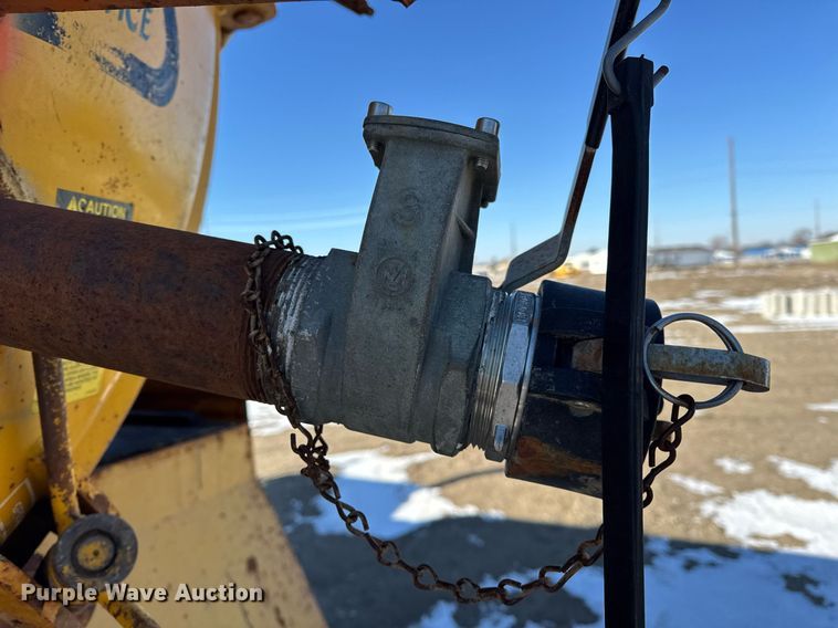 image for item DH9853 1991 International 7100 vacuum truck