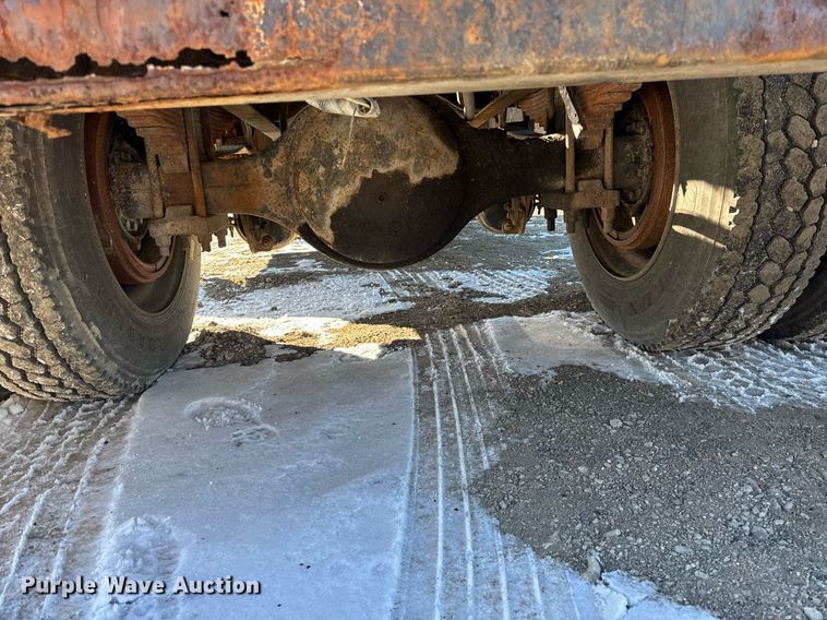 image for item DH9853 1991 International 7100 vacuum truck