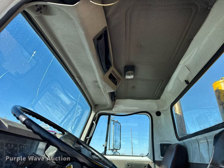 image for item DH9853 1991 International 7100 vacuum truck