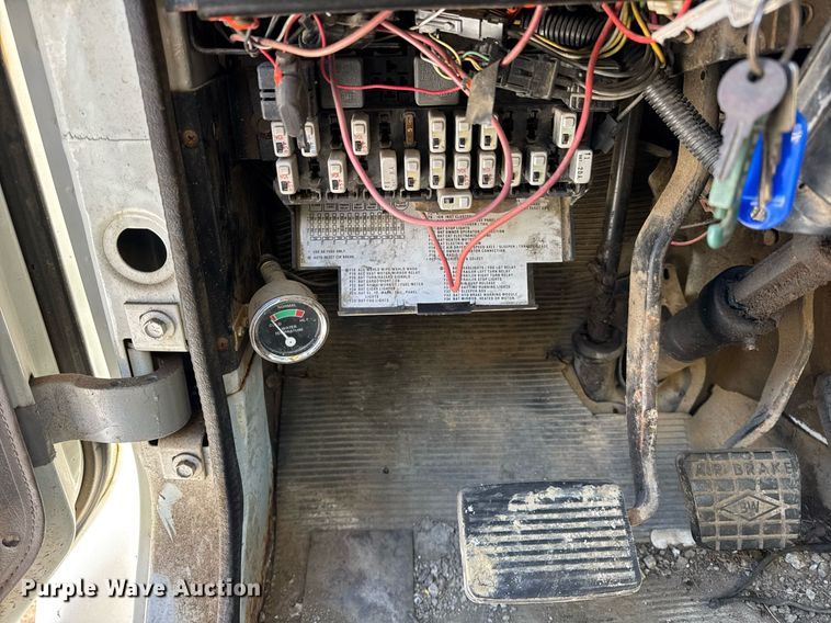 image for item DH9853 1991 International 7100 vacuum truck