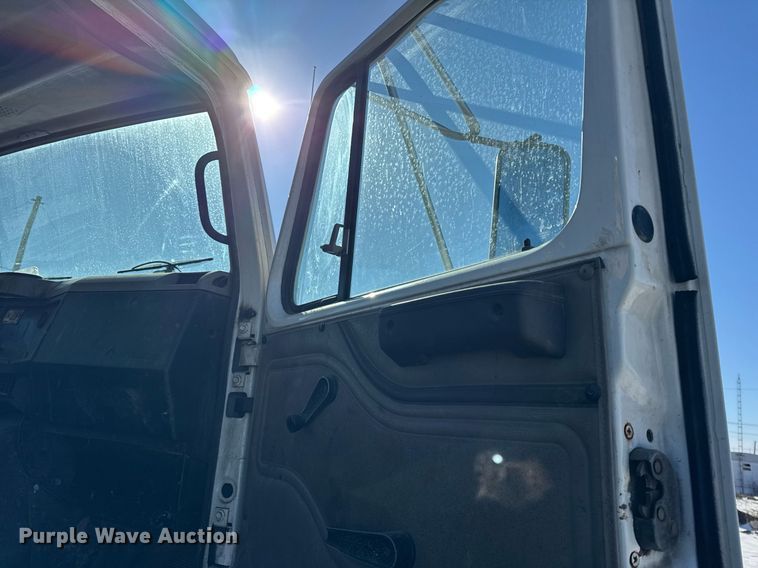 image for item DH9853 1991 International 7100 vacuum truck