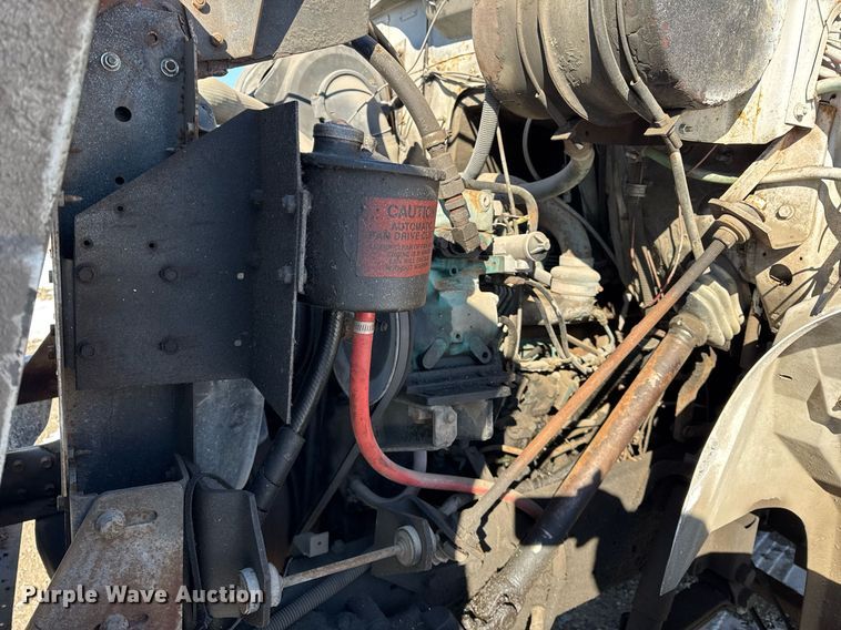 image for item DH9853 1991 International 7100 vacuum truck