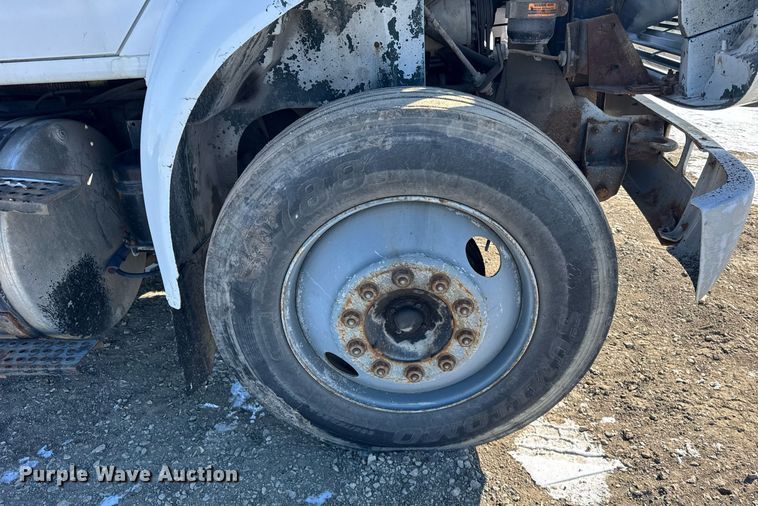 image for item DH9853 1991 International 7100 vacuum truck