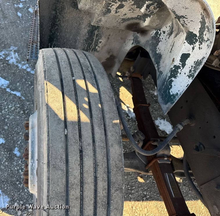 image for item DH9853 1991 International 7100 vacuum truck