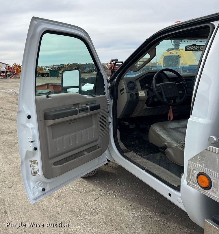 image for item DH9854 2008 Ford F550 SuperDuty XL rollback truck