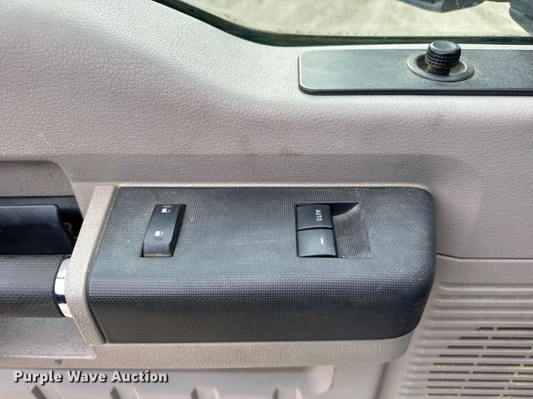 image for item DH9854 2008 Ford F550 SuperDuty XL rollback truck