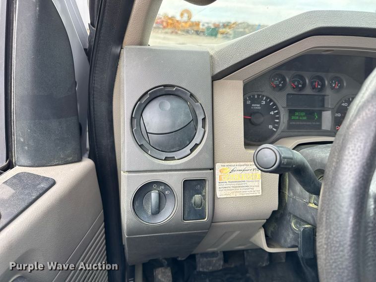 image for item DH9854 2008 Ford F550 SuperDuty XL rollback truck