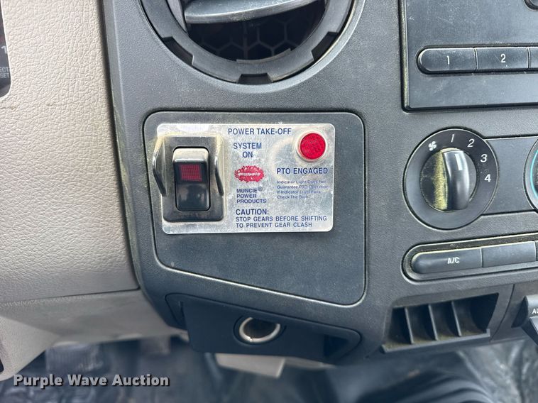 image for item DH9854 2008 Ford F550 SuperDuty XL rollback truck