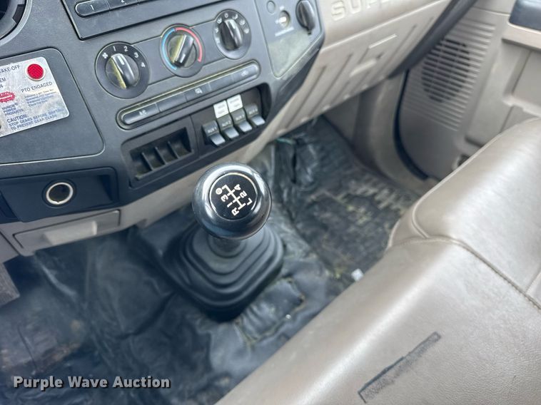 image for item DH9854 2008 Ford F550 SuperDuty XL rollback truck