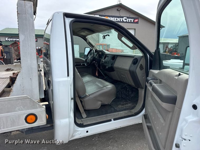 image for item DH9854 2008 Ford F550 SuperDuty XL rollback truck