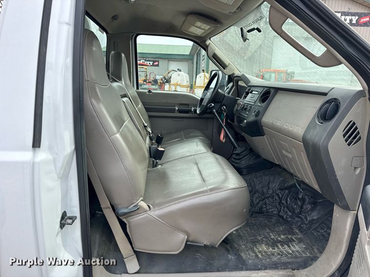 image for item DH9854 2008 Ford F550 SuperDuty XL rollback truck