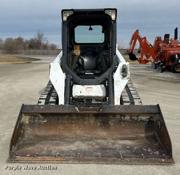 image for item DH9860 2018 Bobcat T550 tracked skid steer loader