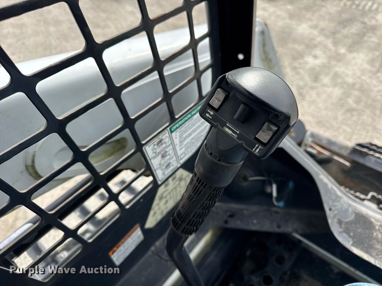 image for item DH9860 2018 Bobcat T550 tracked skid steer loader