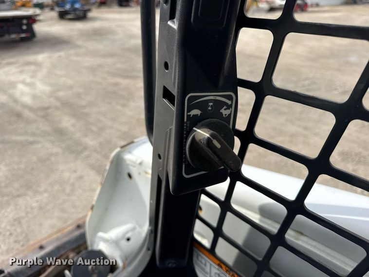 image for item DH9860 2018 Bobcat T550 tracked skid steer loader