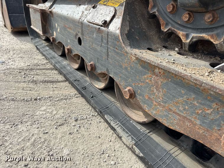 image for item DH9860 2018 Bobcat T550 tracked skid steer loader