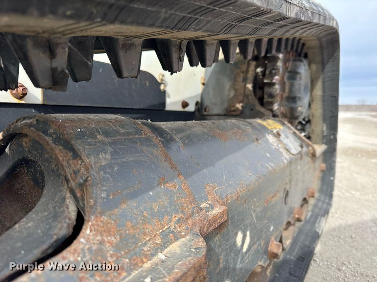 image for item DH9860 2018 Bobcat T550 tracked skid steer loader
