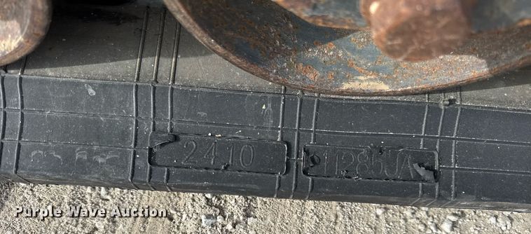 image for item DH9860 2018 Bobcat T550 tracked skid steer loader