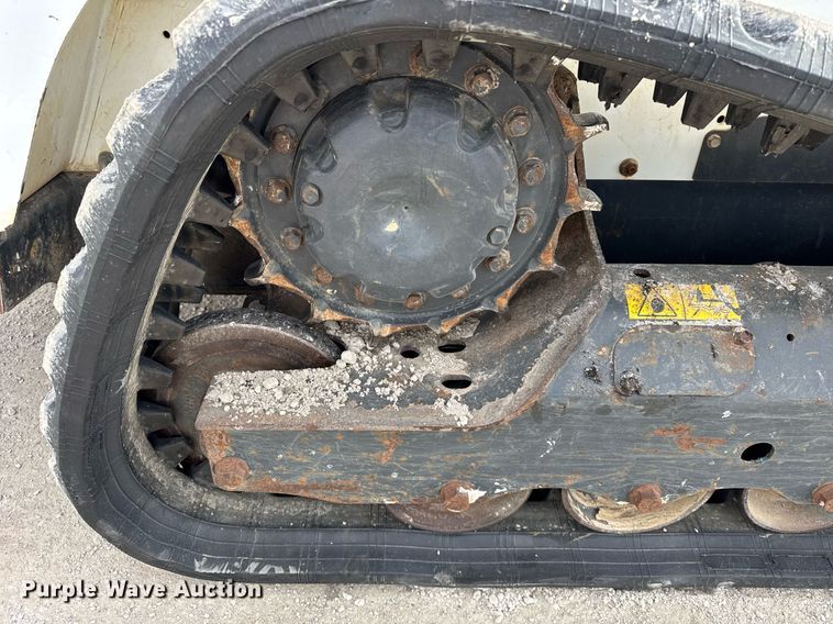 image for item DH9860 2018 Bobcat T550 tracked skid steer loader