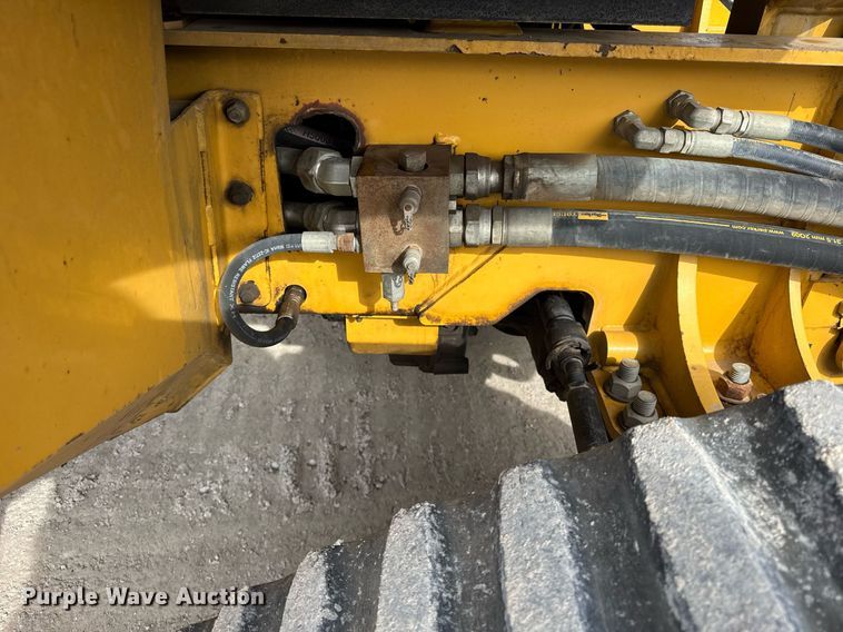 image for item DH9861 2010 Vermeer RTX1250 trencher