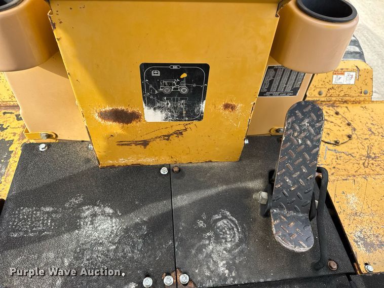 image for item DH9861 2010 Vermeer RTX1250 trencher