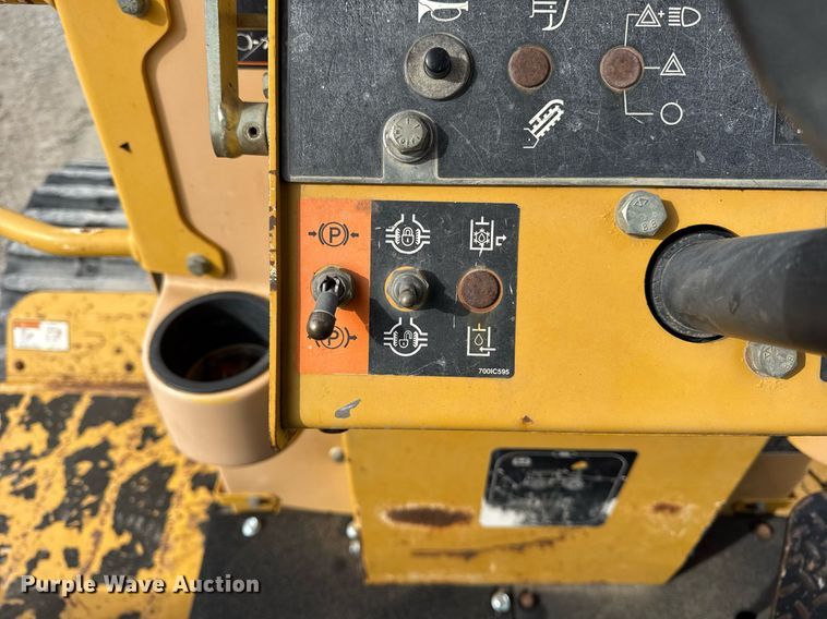 image for item DH9861 2010 Vermeer RTX1250 trencher